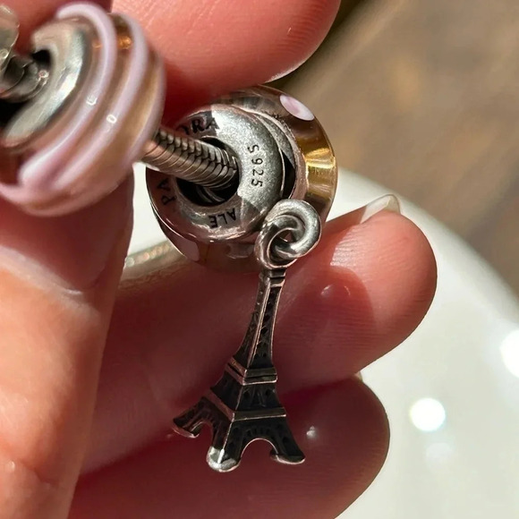 Pandora charm bracelet with charms - Picture 6 of 11